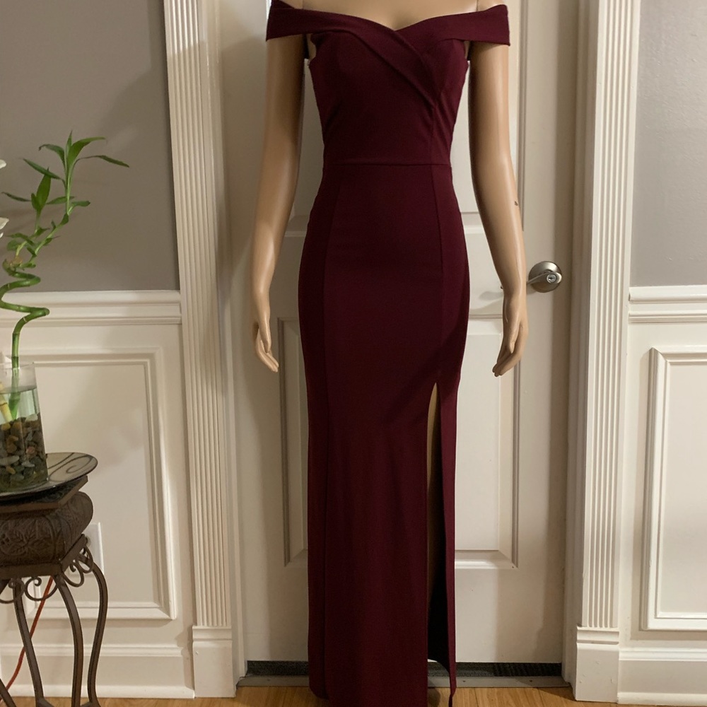 Women’s junior burgundy off- shoulder maxi dress - Picture 3 of 12